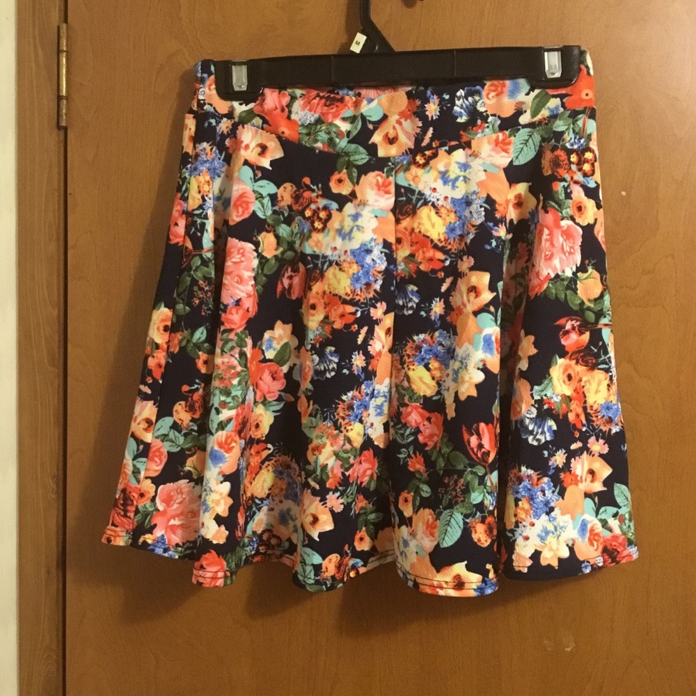 Agaci Black Floral Mini Skater Skirt L